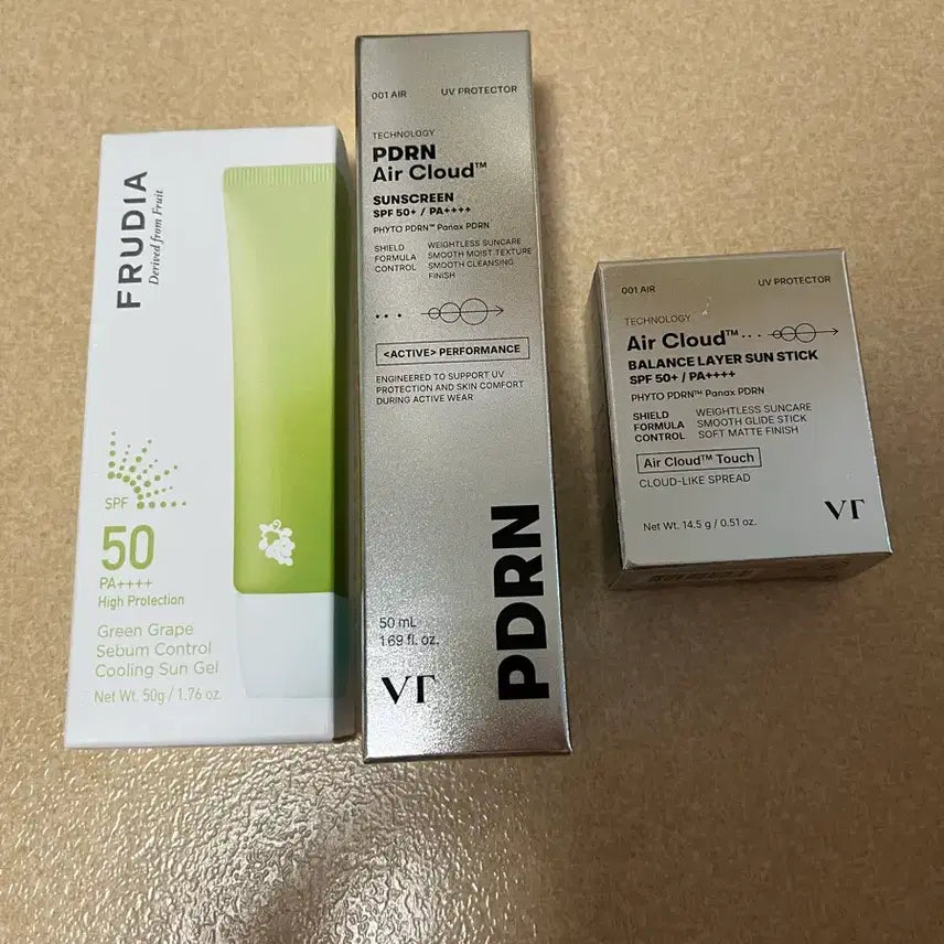 [BUNJANG] VT Cosmetics Sunscreen 2-Piece Set & Sun Stick 1-Piece Bundle / 브이티 선크림2개 선스틱1개 일괄