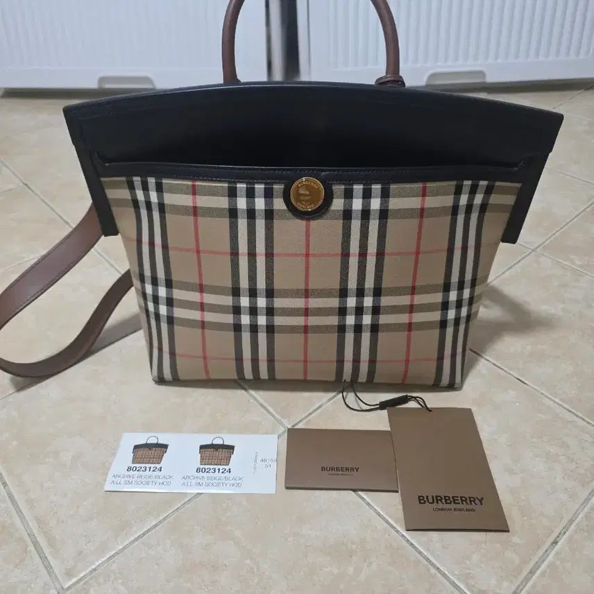[BUNJANG] Burberry Small Society Hobo Bag Archive Beige/Black / 정품 버버리 스몰 소사이어티 호보백 아카이브 베이지/블랙