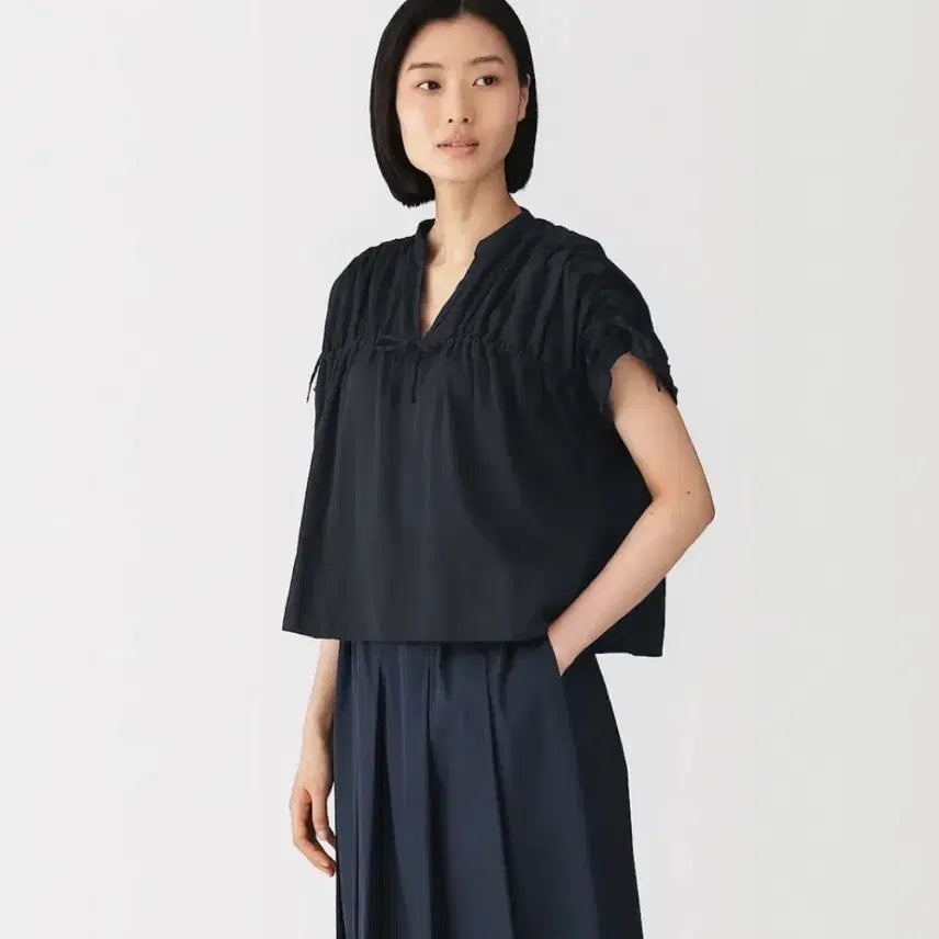 [BUNJANG] MUJI LABO Cotton Satin Gather Blouse Navy M / 무인양품 MUJI LABO 면 새틴 개더 블라우스 M