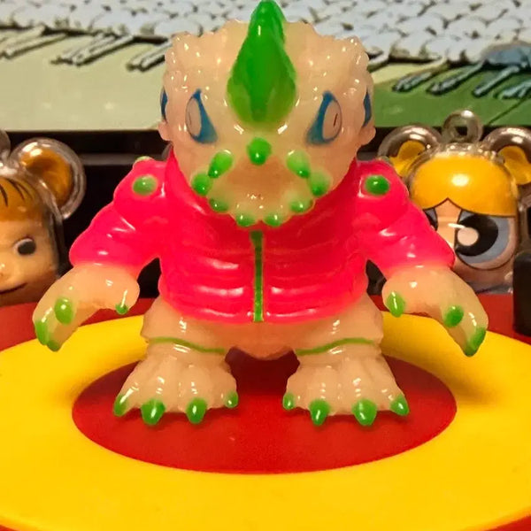 [BUNJANG] Medicom Toy VAG A GO GO Gyaromi Glow-in-the-dark Boy-don Figure / 메디콤토이 VAG A GO GO GYAROMI(갸로미) 보이돈 축광