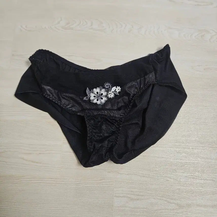 [BUNJANG] Black Lace Floral Women's Panties / 검정색 속옷 레이스 꽃 장식 여성팬티-세탁완료