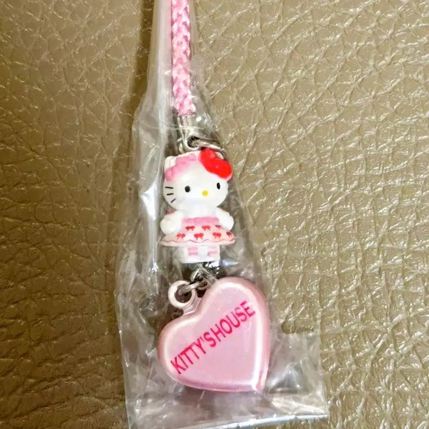 [BUNJANG] Vintage Hello Kitty House Strap Keychain / 고전 웨이트리스 키티 하우스 스트랩, 하우스 키티, 키티 하우스 키링