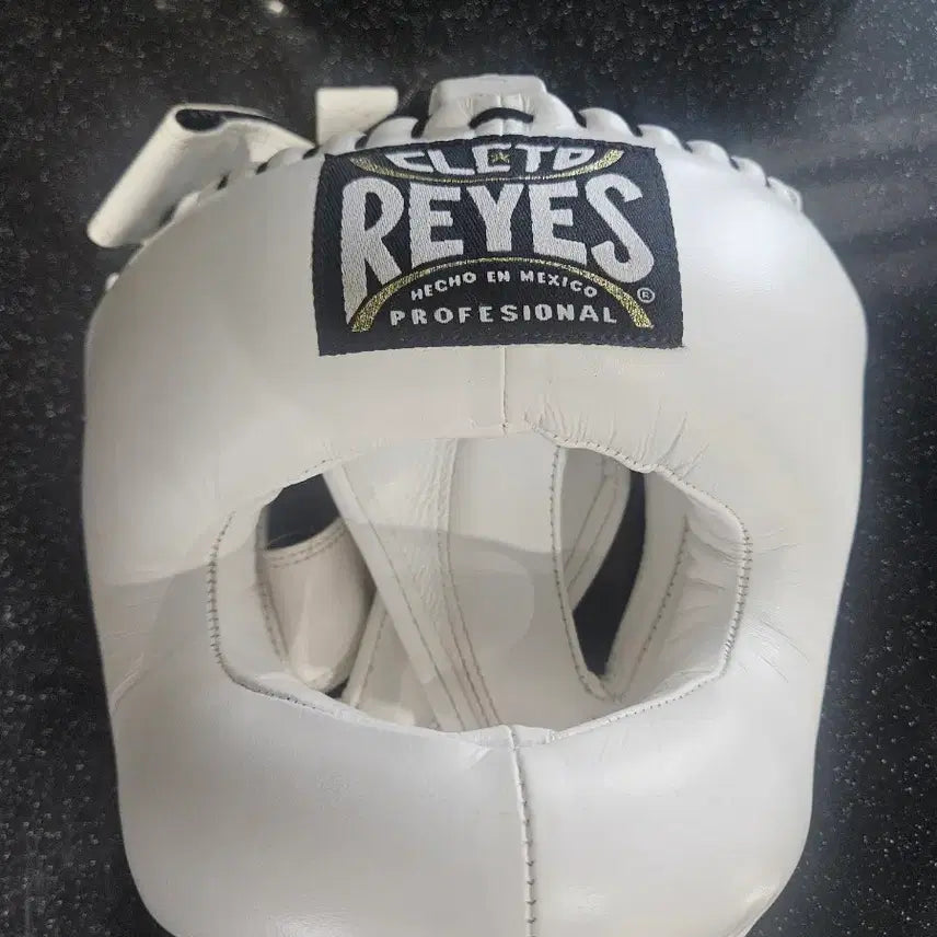[BUNJANG] Cleto Reyes Leather Boxing Headgear White / 클리토 레예스 복싱 헤드기어 화이트