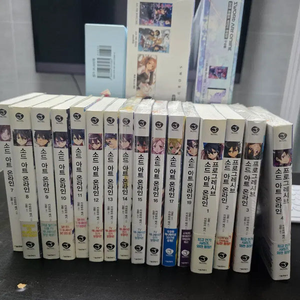 [BUNJANG] Sword Art Online Novels (Volumes 7-20, Progressive 1-4) Limited Editions / 소드 아트 온라인 7~20, 프로그레시브 1~4 + 18,19,20권 한정판 팝니다.