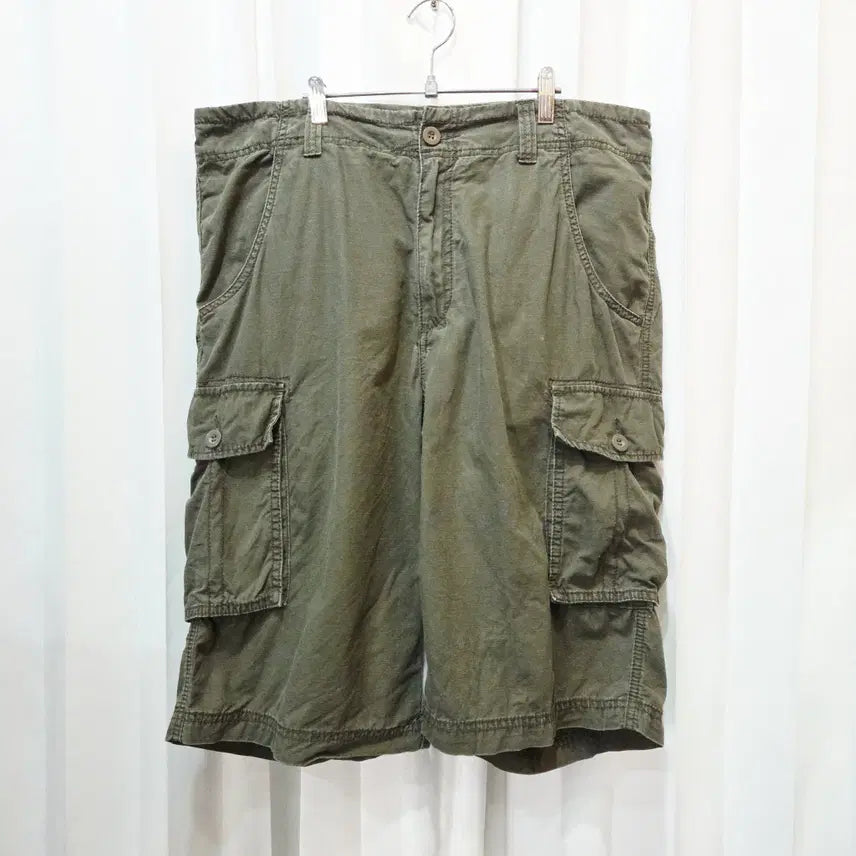 [BUNJANG] Calvin Klein Jeans Khaki Cargo Shorts 36" / 36인치 캘빈 클라인 진 카키 카고 반바지 C651