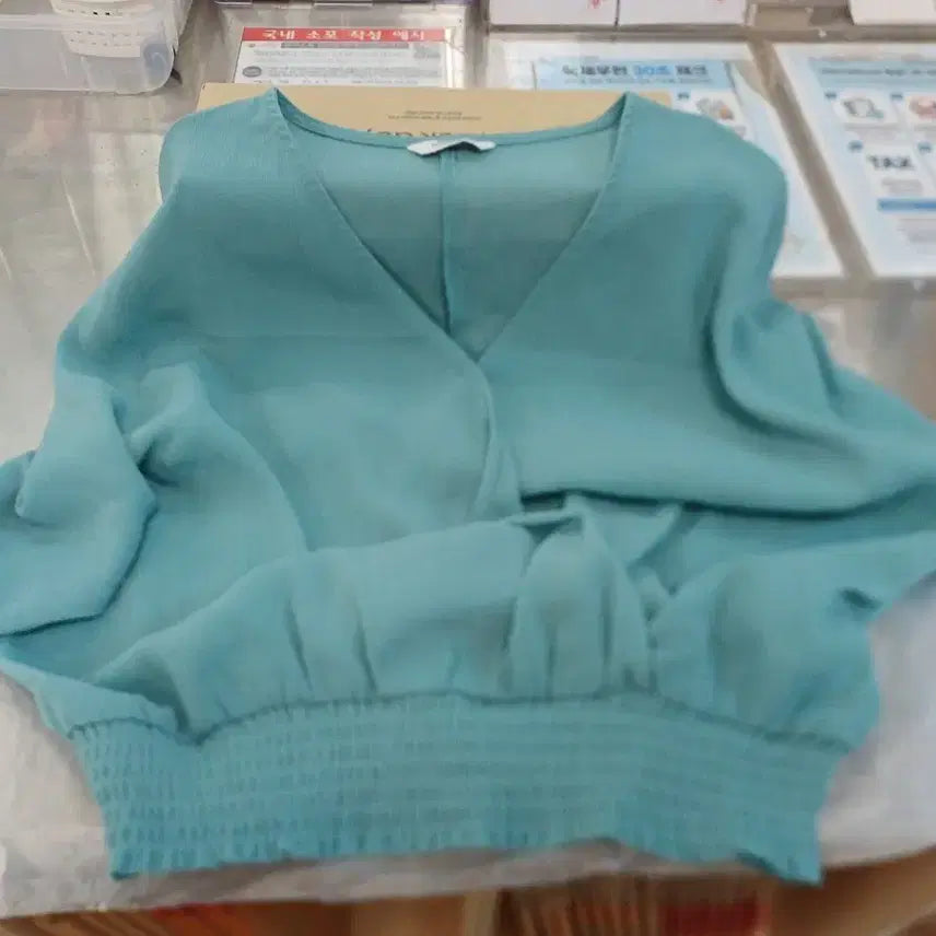 [BUNJANG] SELMARK Mint Wrap Blouse (Size M) / 블라우스 예약중
