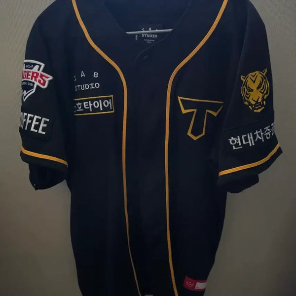 [BUNJANG] Kia 2024 Brand Day Authentic Kim Do-young Embroidered Jersey (L) / 기아 2024 브렌드데이 어센틱 김도영 자수마킹
