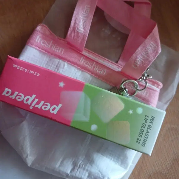 [BUNJANG] Peripera Lip Gloss Strawberry Matcha Freshian Tapolin Pouch Keyring / 새제품)페리페라 립글로스 스트로베리말차 프레시안 타포린 파우치키링 무료드립니다