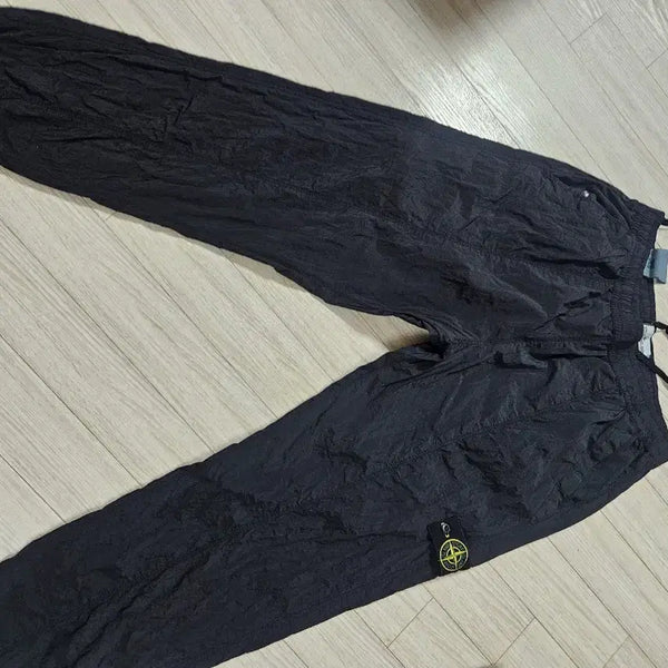 [BUNJANG] Stone Island Nylon Metal Loose Fit Jogger Trousers - Black / 스톤아일랜드 나일론팬츠