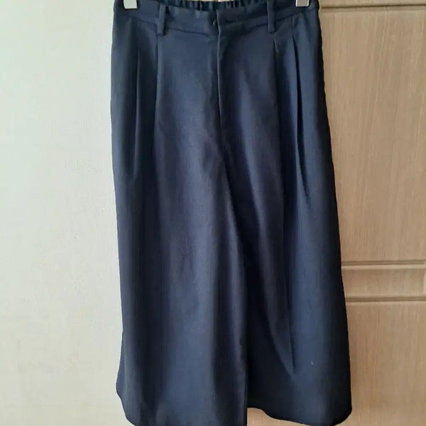 [BUNJANG] Uniqlo Women's 8-Length Pants with Back Elastic Waistband / 유니클로 뒤밴딩8부팬츠