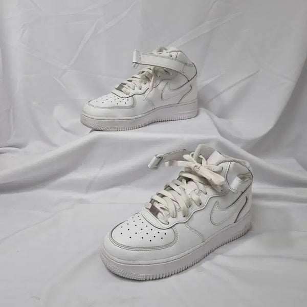 [BUNJANG] Nike Air Force 1 Mid White Sneakers / 두하빈티지 245 나이키 에어포스 1 미드 화이트 스니커즈