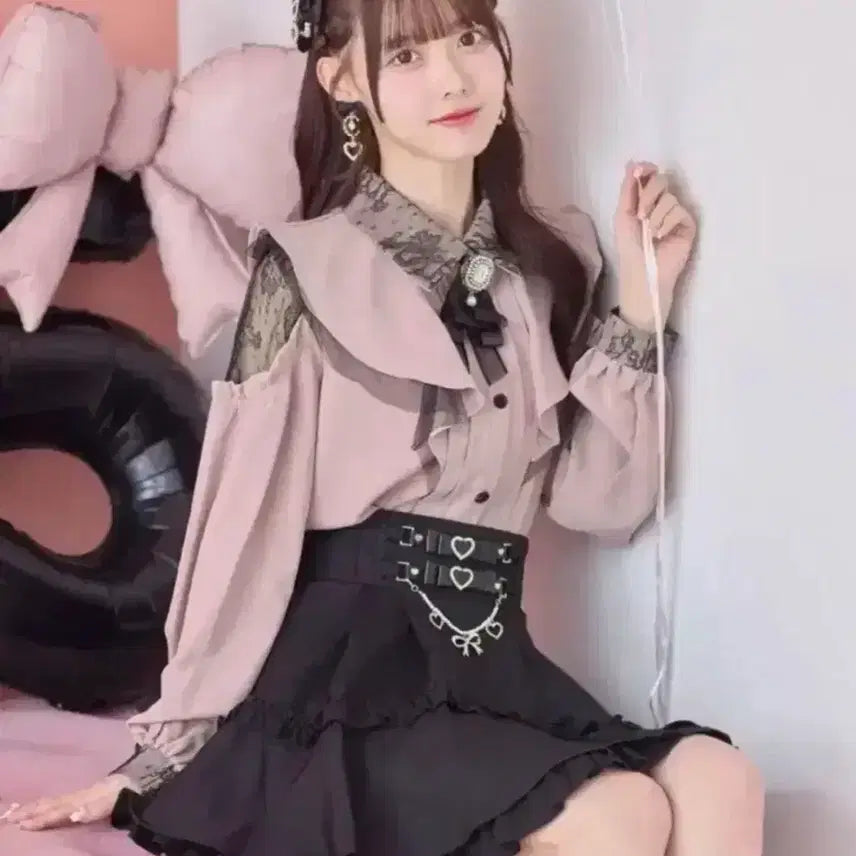 [BUNJANG] Rosita Shoulder Cutout Blouse Long Sleeve / 로지타 어깨트임 블라우스 긴팔