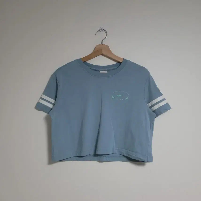 [BUNJANG] Nike Blue Swoosh Cropped T-Shirt (M) / (M) NIKE 나이키 크롭 반팔 티셔츠 블루 스우시