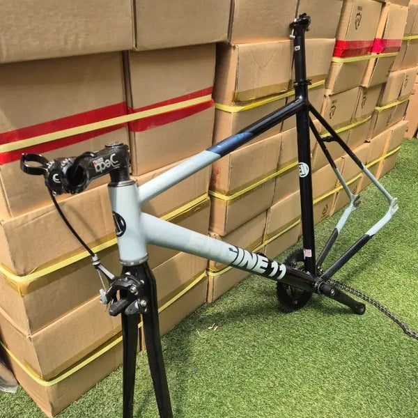 [BUNJANG] Engine11 Crit.D Metal Grey L Size Bicycle Frame Set / 엔진11 크릿디 메탈그레이 준반차 판/대