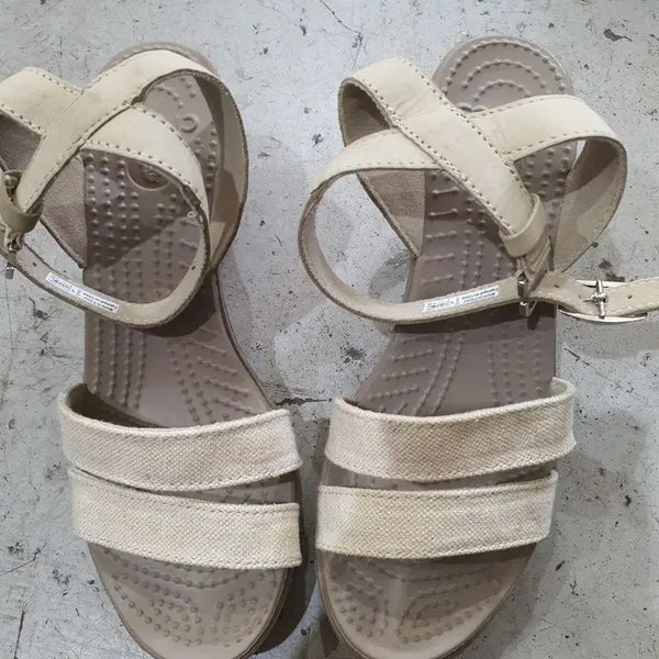 [BUNJANG] Crocs Beige Sandals (225) / 크록스 샌들 베이지색 225