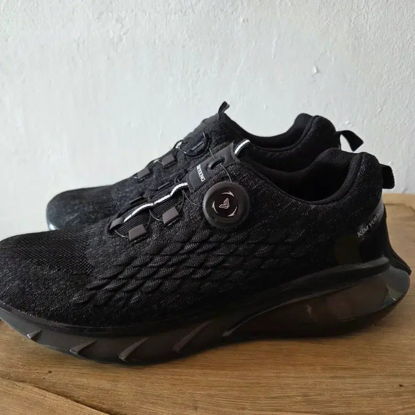 [BUNJANG] Kim Young Joo Black Dial Lace Running Sneakers - Size 275 / 김영주 운동화 275