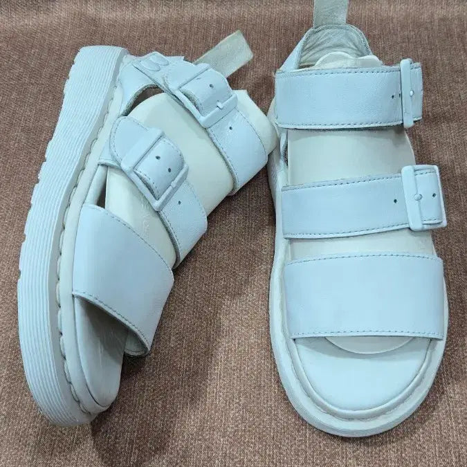 [BUNJANG] Dr. Martens All-White Leather Strap Sandals (UK 3 / 230) / 닥터마틴 올화이트 가죽 스트랩 샌들 (UK3 /230)