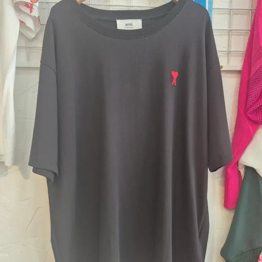 [BUNJANG] AMI Heart Logo Short Sleeve T-Shirt Black White / 아미 하트 로고 반팔 티셔츠 검정 화이트