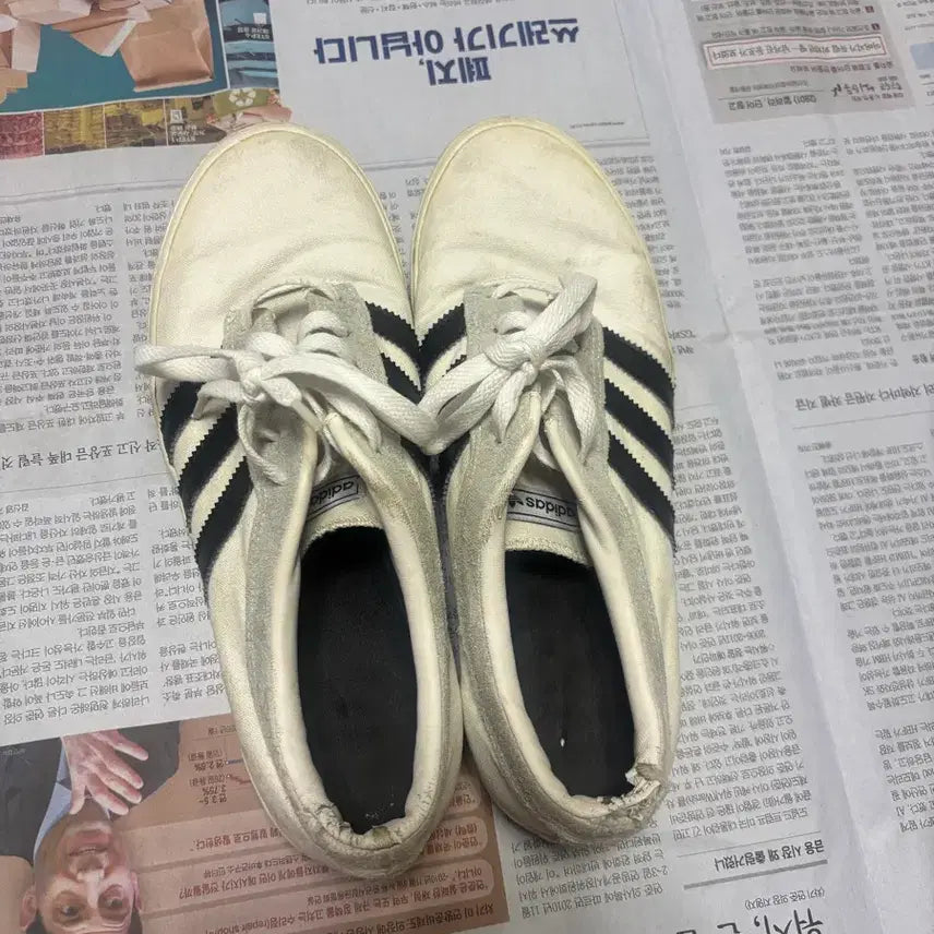 [BUNJANG] Adidas White Sneakers (275) / 아디다스 화이트 스니커즈 275
