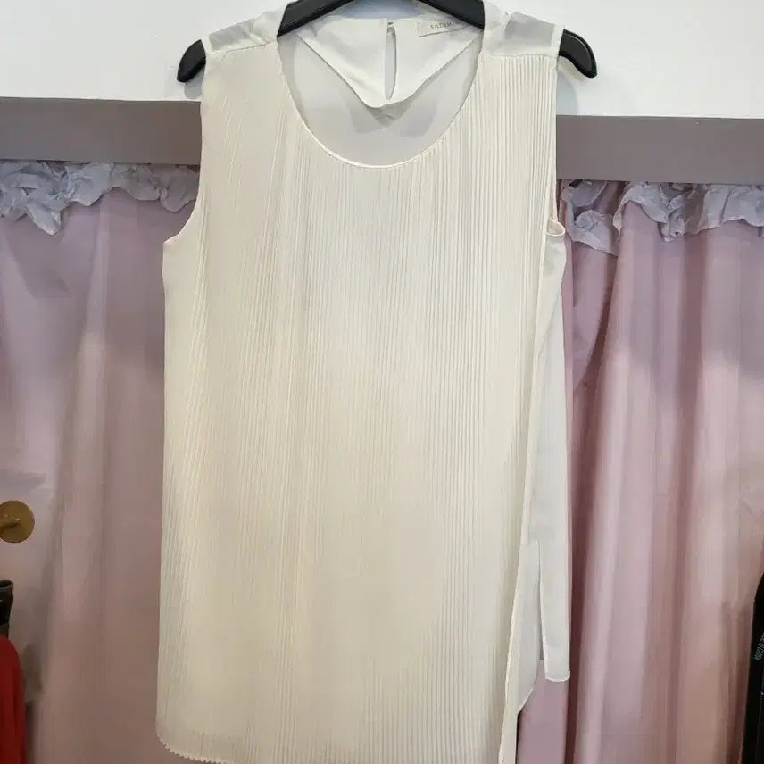 [BUNJANG] She's Miss Chiffon Sleeveless Top / 쉬즈미스쉬폰나시