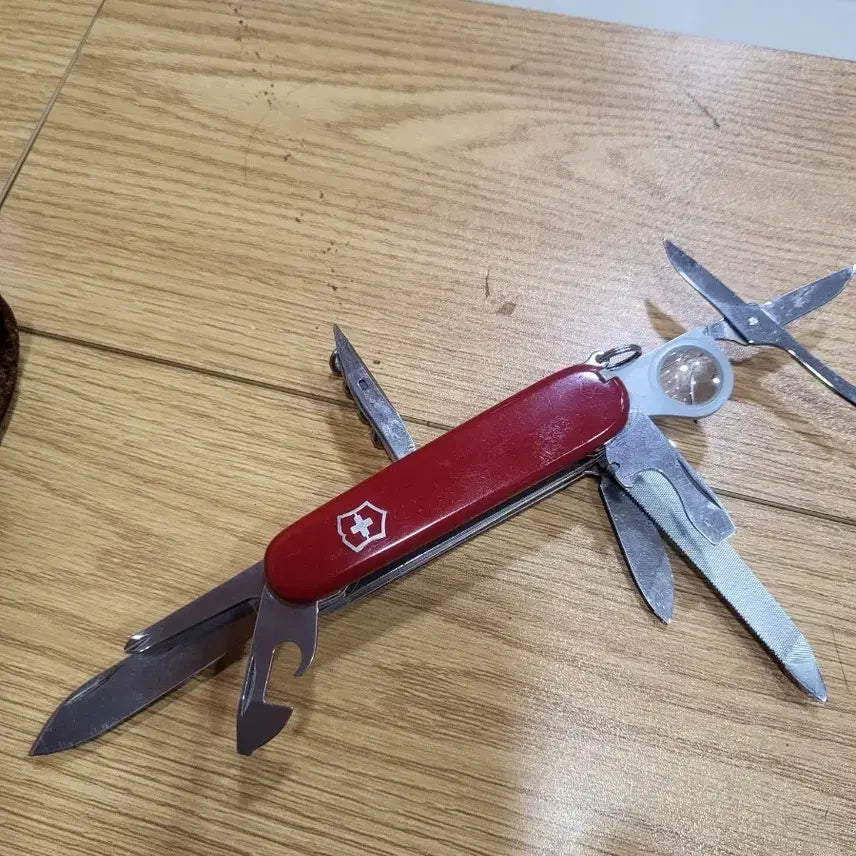 [BUNJANG] Swiss Genuine MacGyver Knife with Leather Case / 스위스 정품 맥가이버 칼