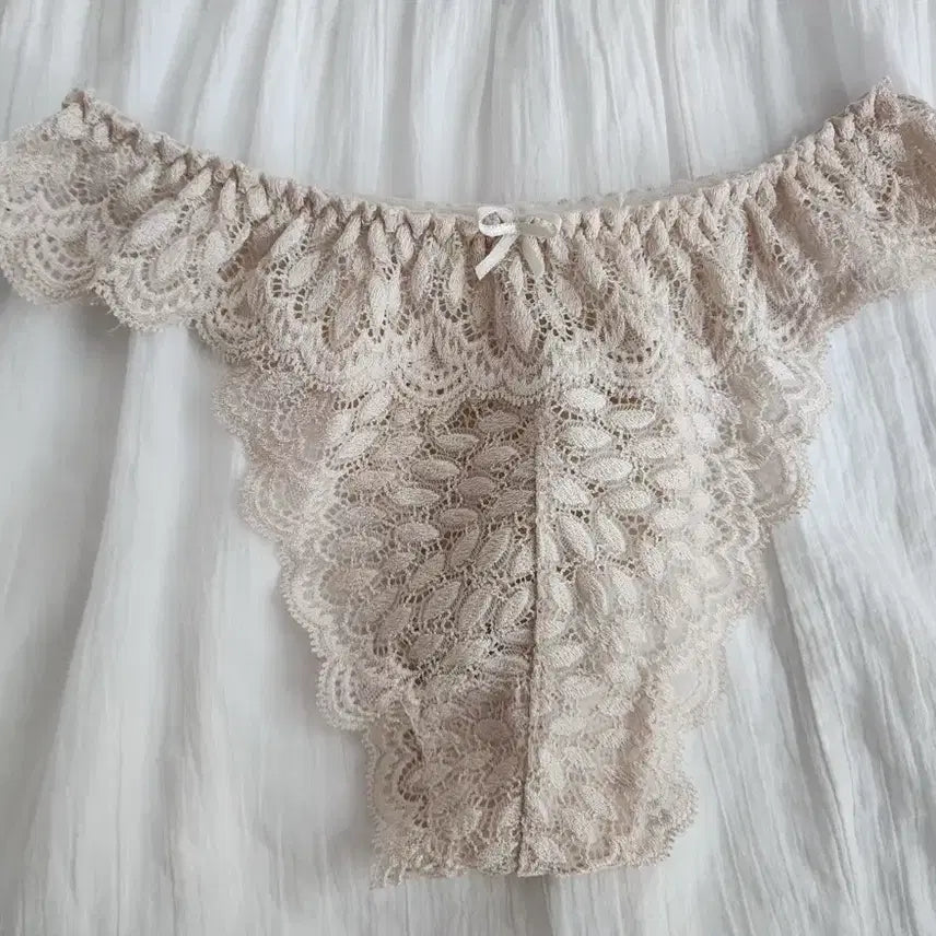 [BUNJANG] Eblin Women's Lace Thong Panty (Used) / (중고) 레이스 여성 티팬티-에블린