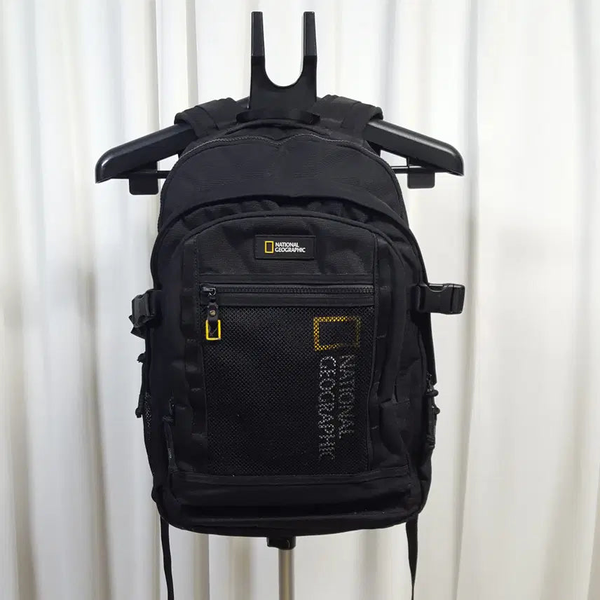 [BUNJANG] National Geographic Patch Backpack Black Oil Cloth / 22년 내셔널지오그래픽 파치 백팩 블랙 오일장