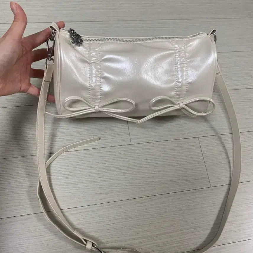[BUNJANG] Shirring Ribbon Crossbody Shoulder Bag - Ivory / 셔링 리본 크로스백 숄도백 아이보리