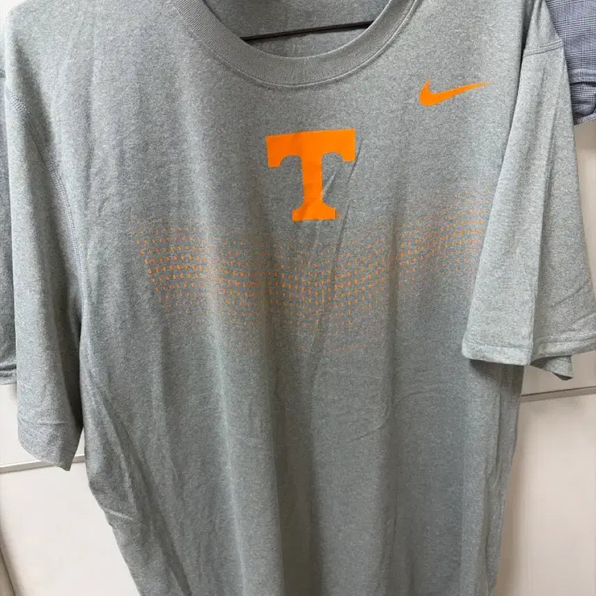 [BUNJANG] Nike Dri-FIT Gray T-Shirt / 나이키 그레이 반팔 티셔츠