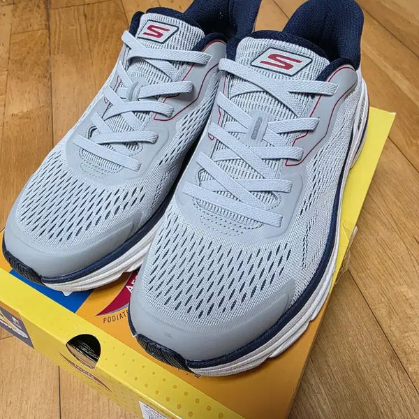 [BUNJANG] Skechers Max Cushioning Arch Fit 2.0 Slip-Ins / 스케쳐스 맥스쿠셔닝 아치핏 2.0 슬립인스