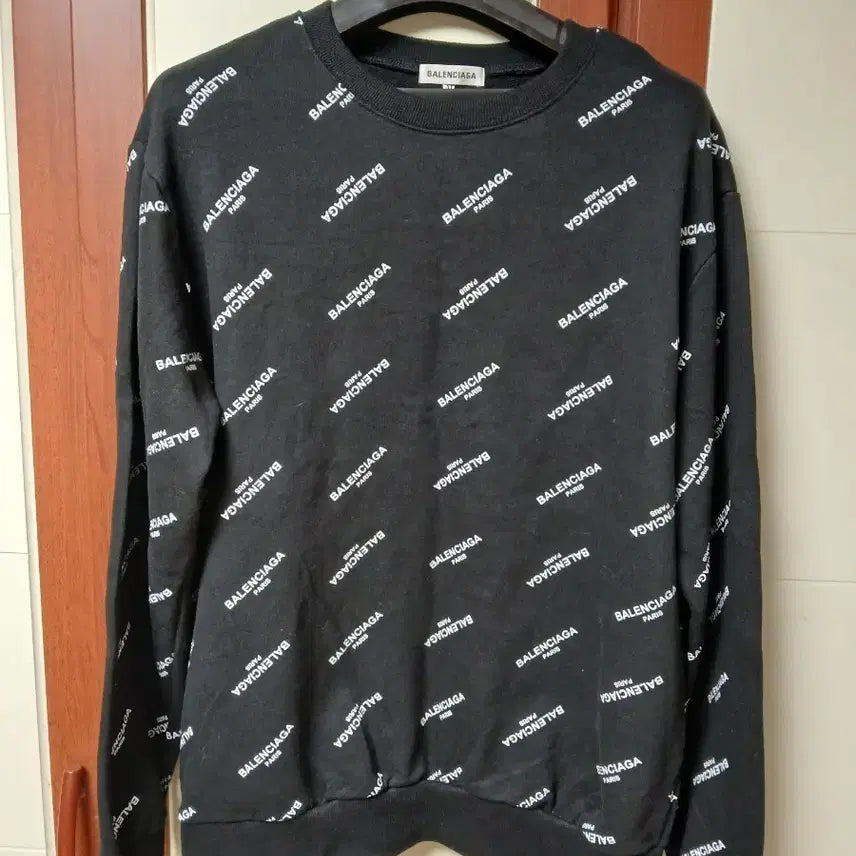 [BUNJANG] Balenciaga All Over Logo Sweatshirt Black / 발렌시아가 올오버로고 맨투맨 블랙