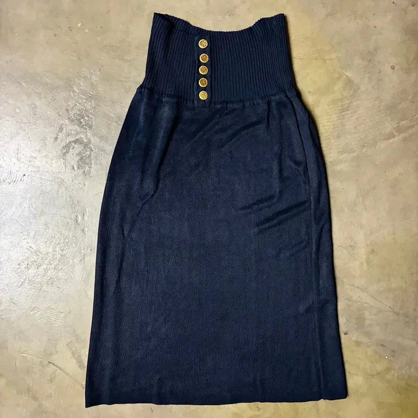 [BUNJANG] Chanel Boutique Gold Button Strapless Knit Long Dress / 샤넬 부티크 금장 버튼 베어톱 니트 롱 드레스