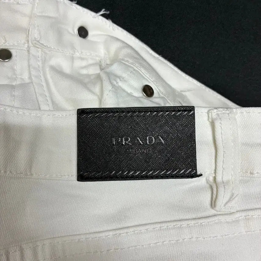 [BUNJANG] Prada Triangle Logo Denim Pants / 프라다 트라이앵글 로고 데님 팬츠