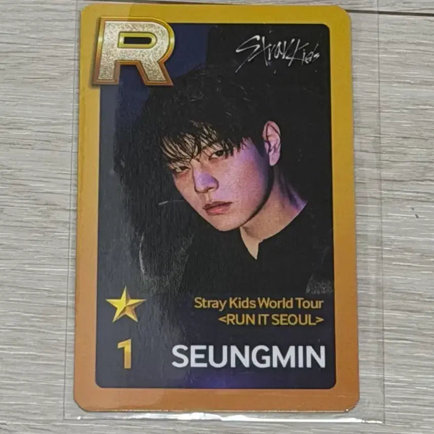 [BUNJANG] Stray Kids Seungmin Himmer Version Photocard / 스트레이키즈 스키즈 런잇 콘서트 엠디 슈스제 미션 인증 포카 승민 퍼핌 팝업