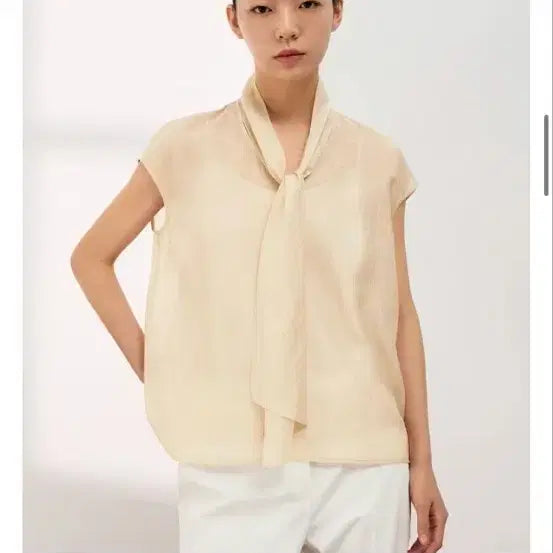 [BUNJANG] She's Miss Ivory Cap Sleeve Tie Blouse / 택새상품//쉬즈미스 아이보리 캡소매 타이 블라우스-66