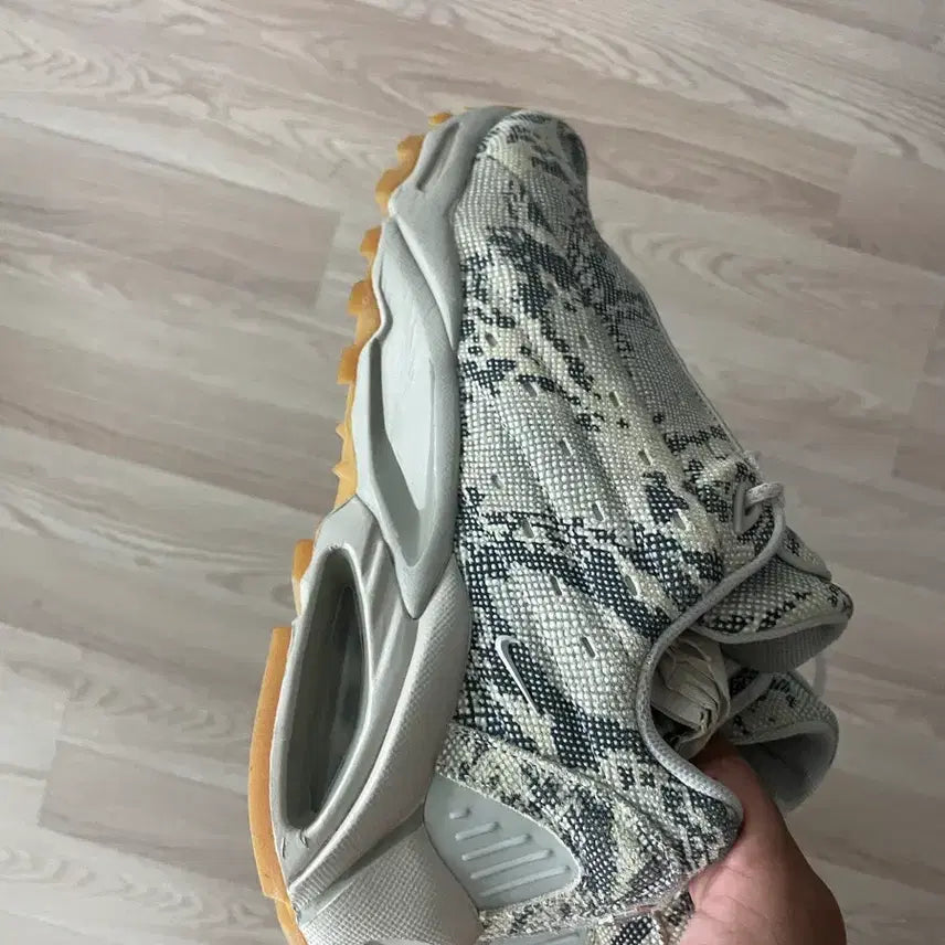[BUNJANG] Nike x Drake NOCTA Hot Step Air Terra Light Sneakers / 나이키 x 드레이크 녹타 핫 스텝 에어 테라 라이트 270