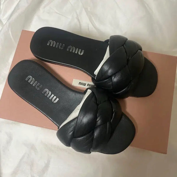 [BUNJANG] Miu Miu Black Slippers Size 36 / 미우미우 슬리퍼 블랙 36