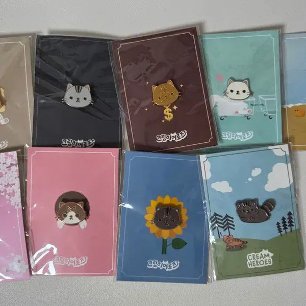 [BUNJANG] CreamHeroes Kkrujipsa 9-Type Badge Set / 크림히어로즈 크집사 뱃지 9종