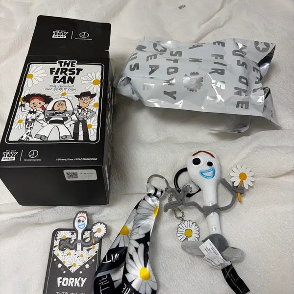 [BUNJANG] Toy Story Forky & My Melody Floral Strap Keychain Set / 토이스토리 포키 키링 마이멜로디 꽃무늬