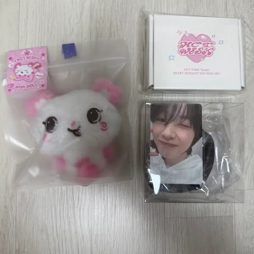 [BUNJANG] NCT WISH Sakuya Wishdoll Beret Keyring Bundle Set / NCT WISH 사쿠야 팡이 오리지널 위시돌 베레모 키링 하트펜던트 일괄 원가 양도