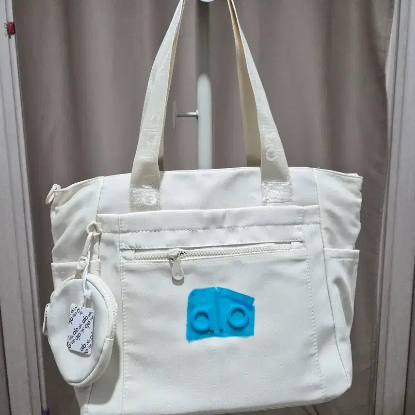 [BUNJANG] Alo Yoga Convertible Shoulder Bag and Crossbody Bag with Round Pouch / 알로 요가 숄더백 겸크로스백+ 원형파우치.정품 새상품