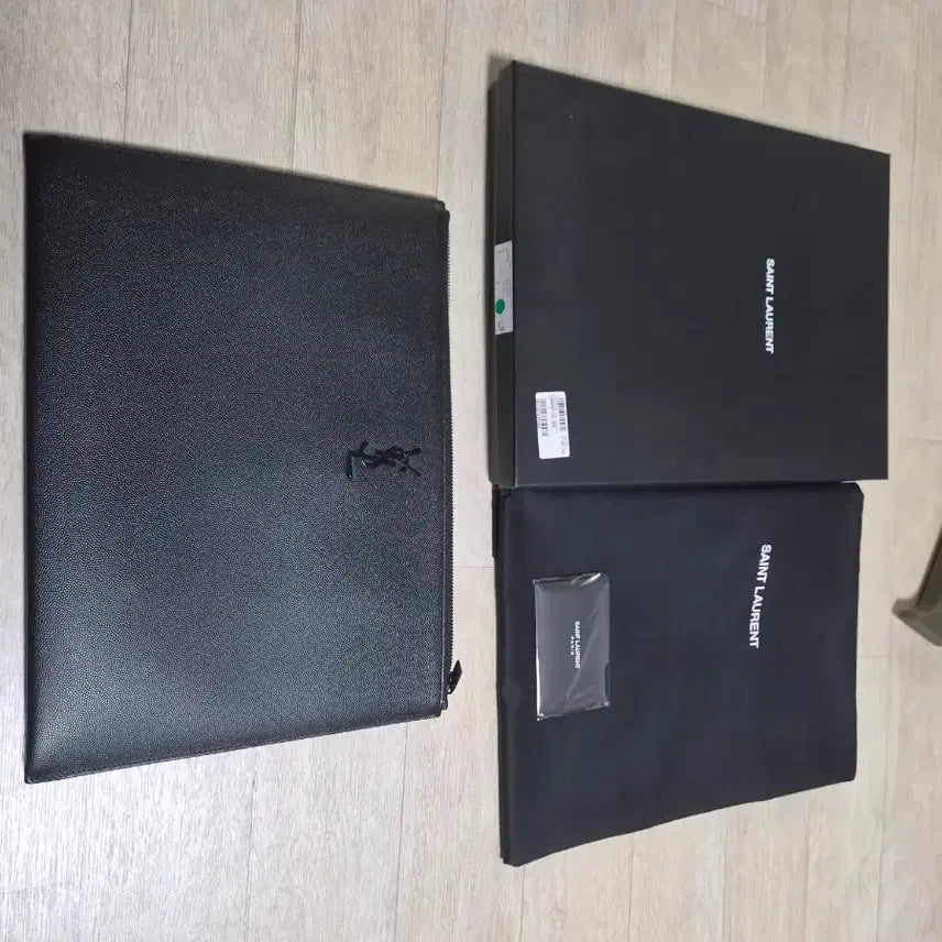 [BUNJANG] Saint Laurent Monogram Clutch Bag / 생로랑 모노그램 클러치백