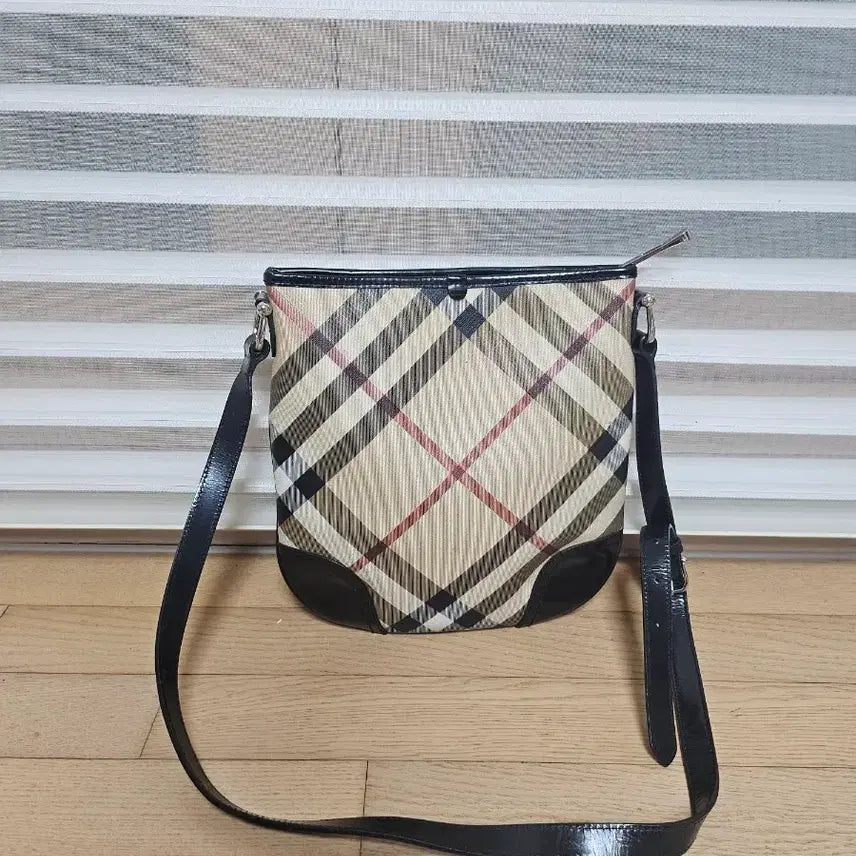 [BUNJANG] Burberry Check Shoulder Bag / 버버리 체크 숄더백 27x28