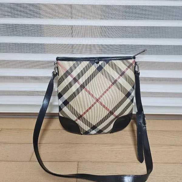 [BUNJANG] Burberry Check Shoulder Bag / 버버리 체크 숄더백 27x28