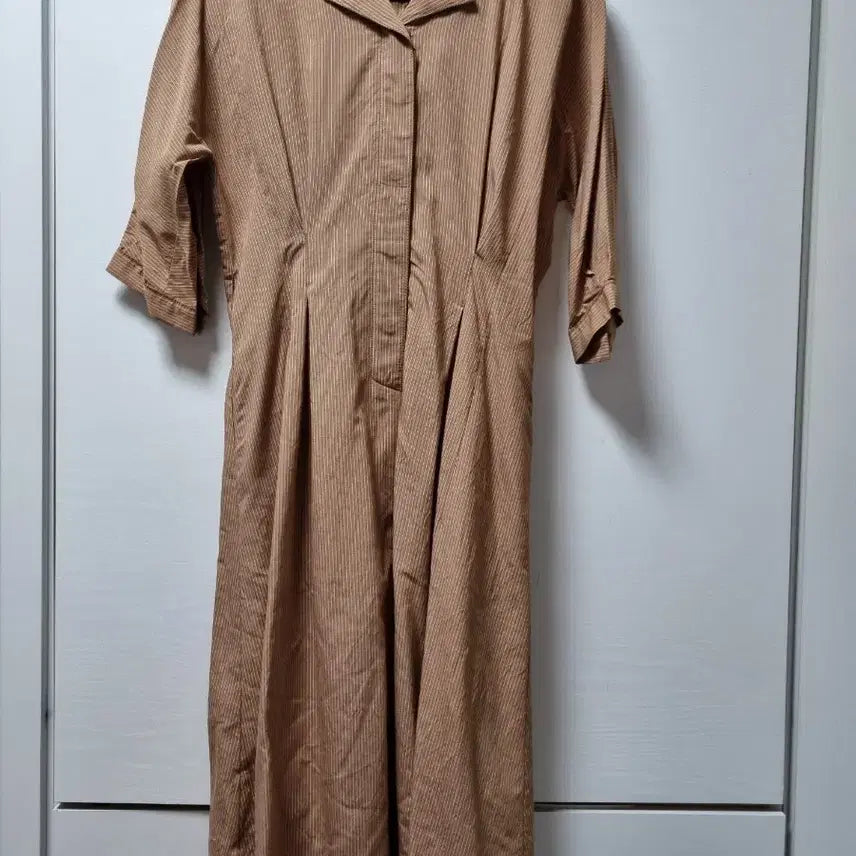 [BUNJANG] THE IZZAT Stripe Pintuck Dress / THE IZZAT 스트라이프 핀턱 원피스 55