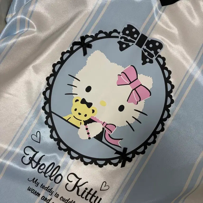 [BUNJANG] Minsso Hello Kitty T-Shirt Medium / 미니소 키티티셔츠 M