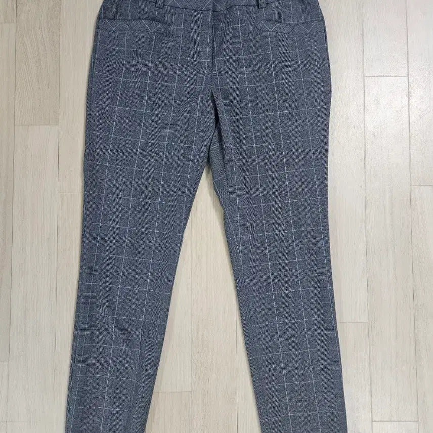 [BUNJANG] Titleist Women's Check Pattern Golf Pants / 타이틀리스트 여성 체크 패턴 골프팬츠 70(27)