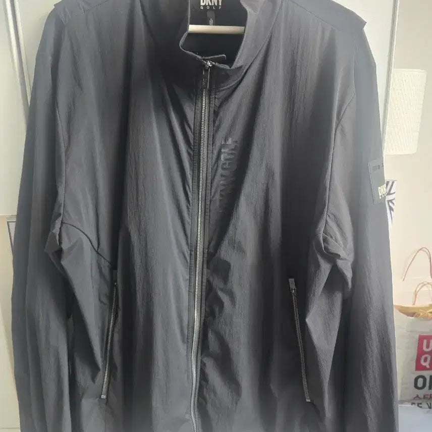 [BUNJANG] DKNY Golf Men's Black Windbreaker Jacket / DKNY 골프 남성 블랙 바람막이 자켓