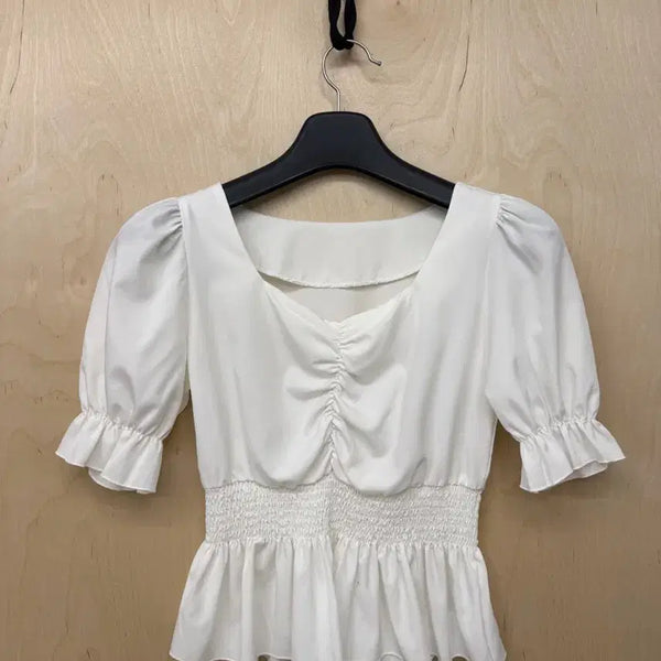 [BUNJANG] Vintage White Shirring Crop Puff Smocked Blouse / [빈티지] 화이트 셔링 크롭 퍼프 스모크 블라우스
