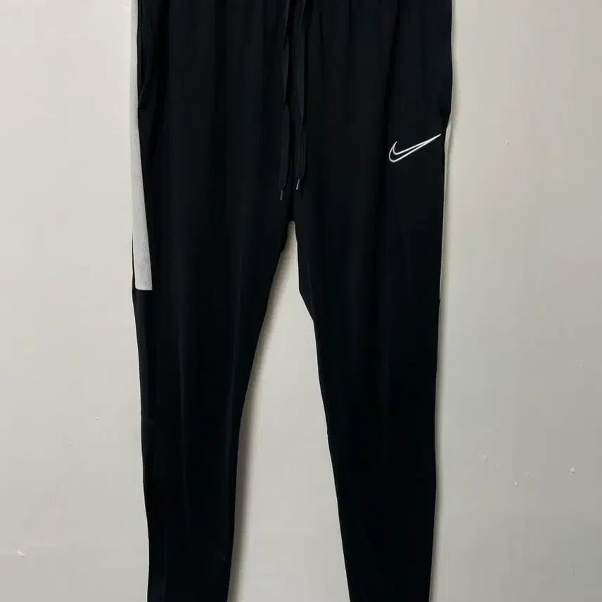 [BUNJANG] Nike Dri-FIT Swoosh Banded Pants Size 32-33 / 32-33 나이키 스우시 드라이핏 기능성 밴딩 바지 정품